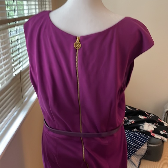 Elegant purple dress with belt - Picture 3 of 3